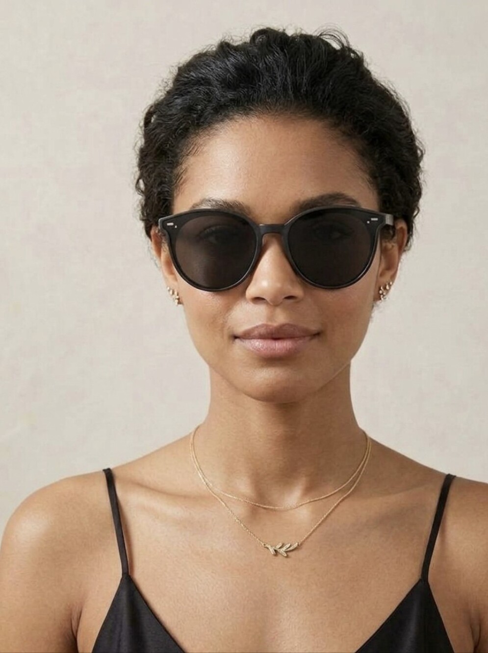 Classic Black Round Women's Sunglasses